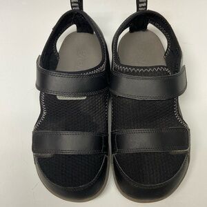 Teva sandals boys size 3